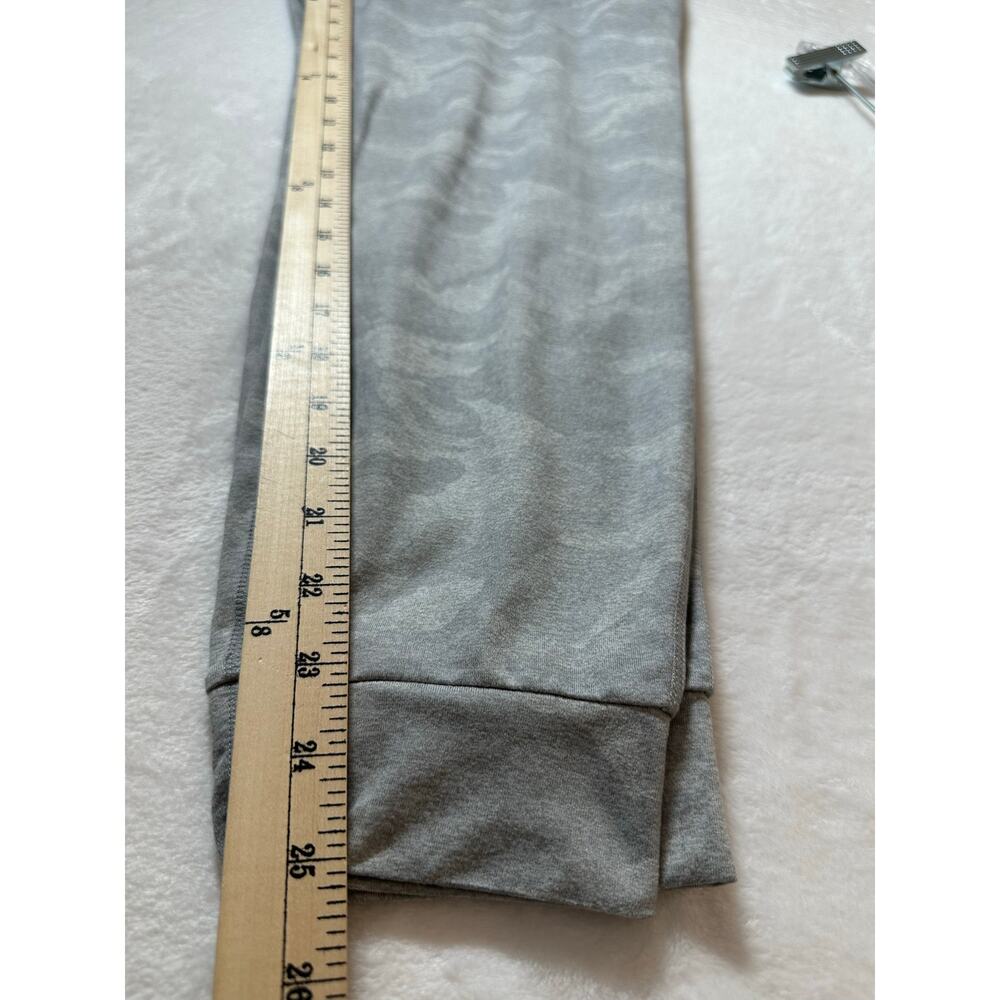 Vuori Performance Jogger In Gray Camo Size Medium… - image 3